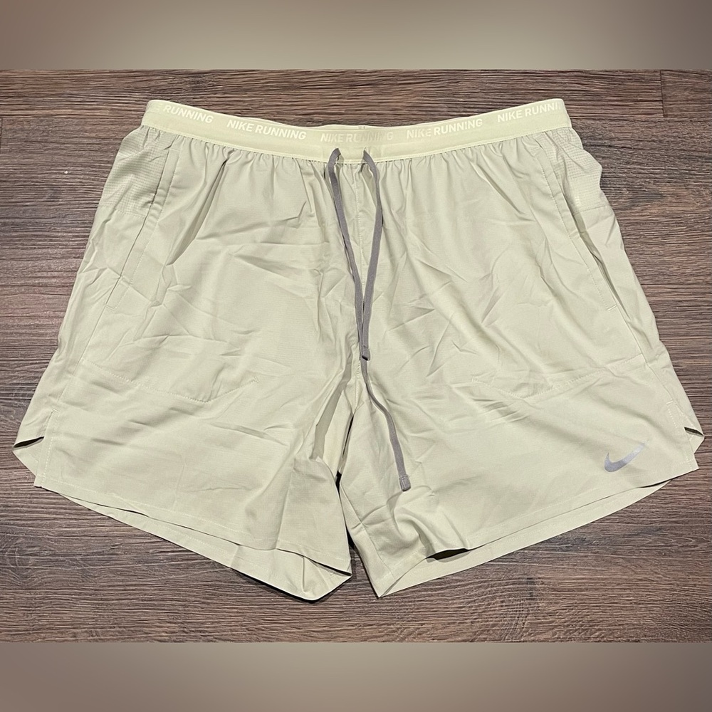 Nike Men's Stride Dri-Fit 7" 2-in-1 Running Shorts